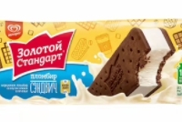 Мороженое ЗОЛОТОЙ СТАНДАРТ "Пломбир" сэндвич с шоколадным печеньем 69 г