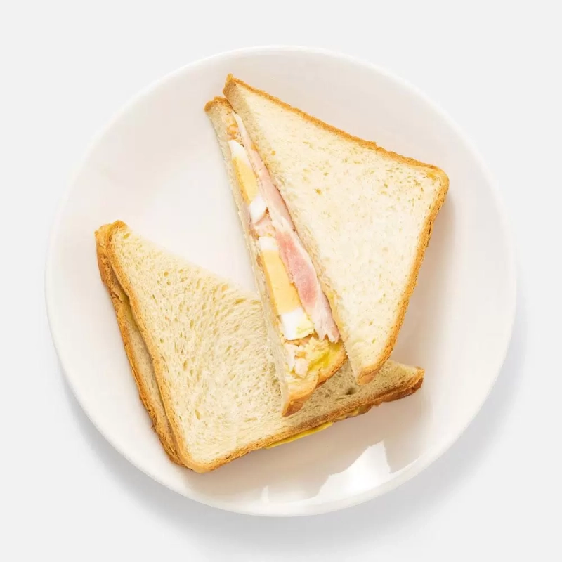 Сэндвич с цыпленком,беконом и яйцом 150гр Йорк Фреш