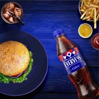 Напиток EVERVESS "Кола" сильногазированный 0.5 л