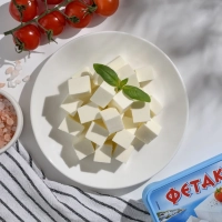 Продукт сырный плавленый HOCHLAND "Фетакса" 200 г 60%