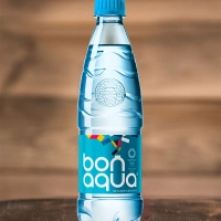 Вода питьевая BONAQUA газированная 0.5 л