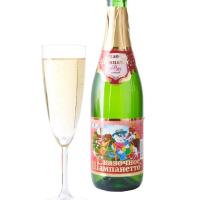 Напиток "Сказочное Шампанетто" детское шампанское Дюшес сильногазированный 0.75 л