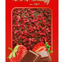 Шоколад DEMIDOFF молочный с кусочками сушеной клубники 80 г